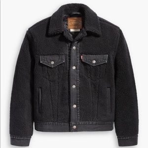 Levi’s Sherpa ex-boyfriend trucker jacket